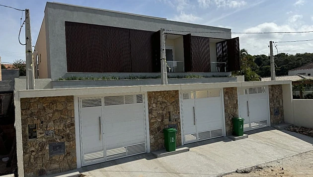 SOBRADO-GEMINADAS Casa