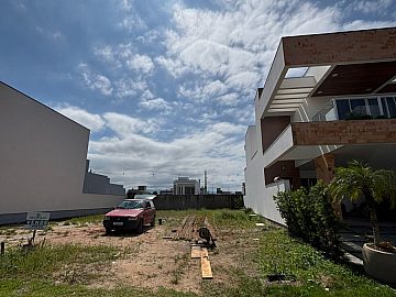 Terreno em Condom�nio � Venda